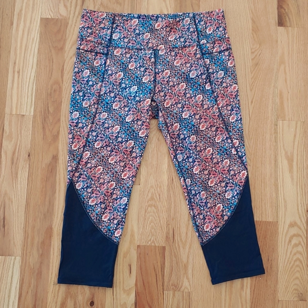 Athleta Chaturanga Tapestry Capri Leggings - Picture 1 of 6